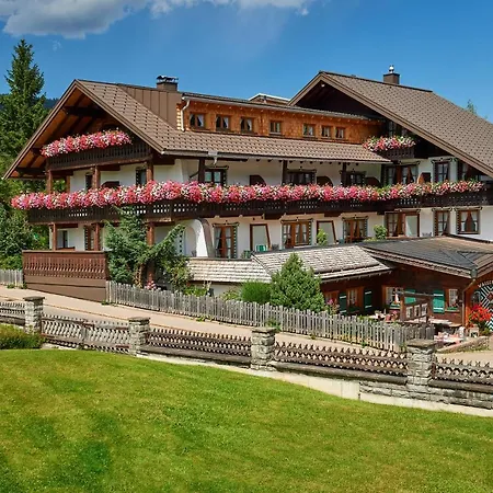 Hotel Biohotel Walserstuba 3*